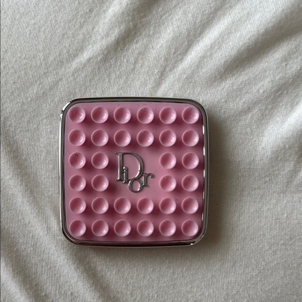 dior phone grip
